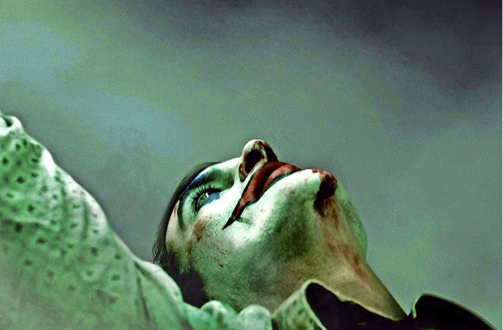 Joaquin Phoenix als Arthur Fleck, der sich zum Joker wandelt, einem Inbegriff des Bösewichts Foto: Verleih