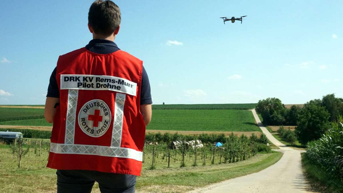  Seit September setzt das Rote Kreuz Drohnen zur Vermisstensuche ein. Jetzt haben zwei Drohnenteams des DRK möglicherweise das Leben eines 85-Jährigen gerettet. 
