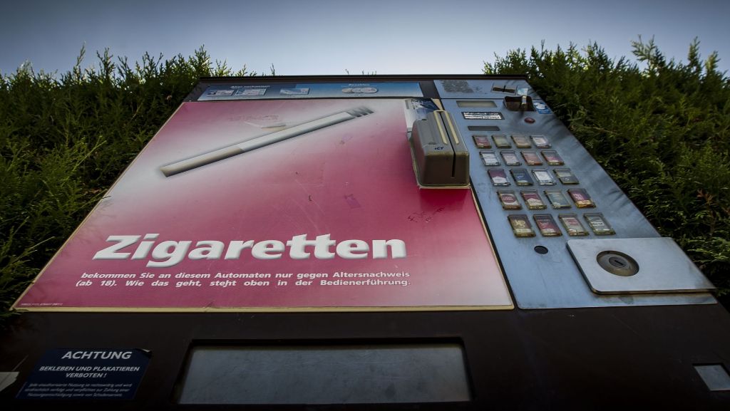 Wendlingen/Nürtingen: Diebe stehlen Zigarettenautomaten