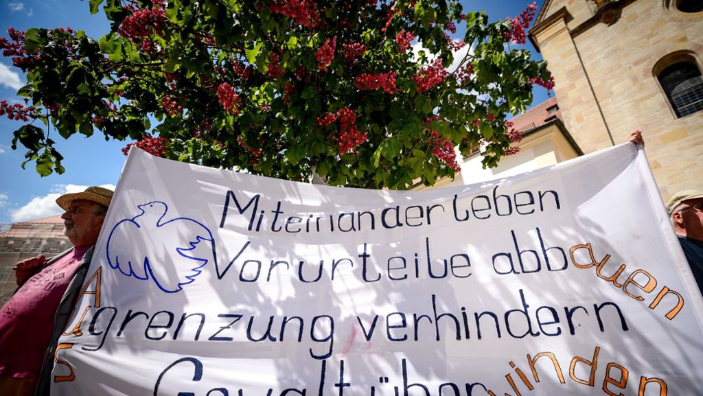 Nach Razzia in Ellwangen: Flüchtlinge demonstrieren gegen Vorgehen der Polizei
