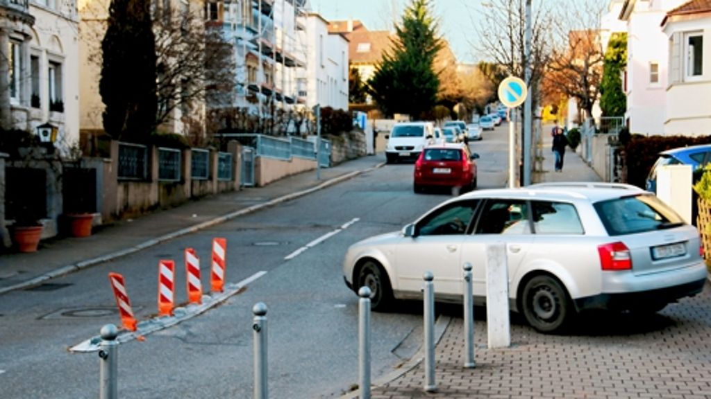  Der Bezirksbeirat Feuerbach beschließt, den Schleichwegfahrern die Durchfahrt durch die Steiermärker Straße durch weitere Maßnahmen zu erschweren. 