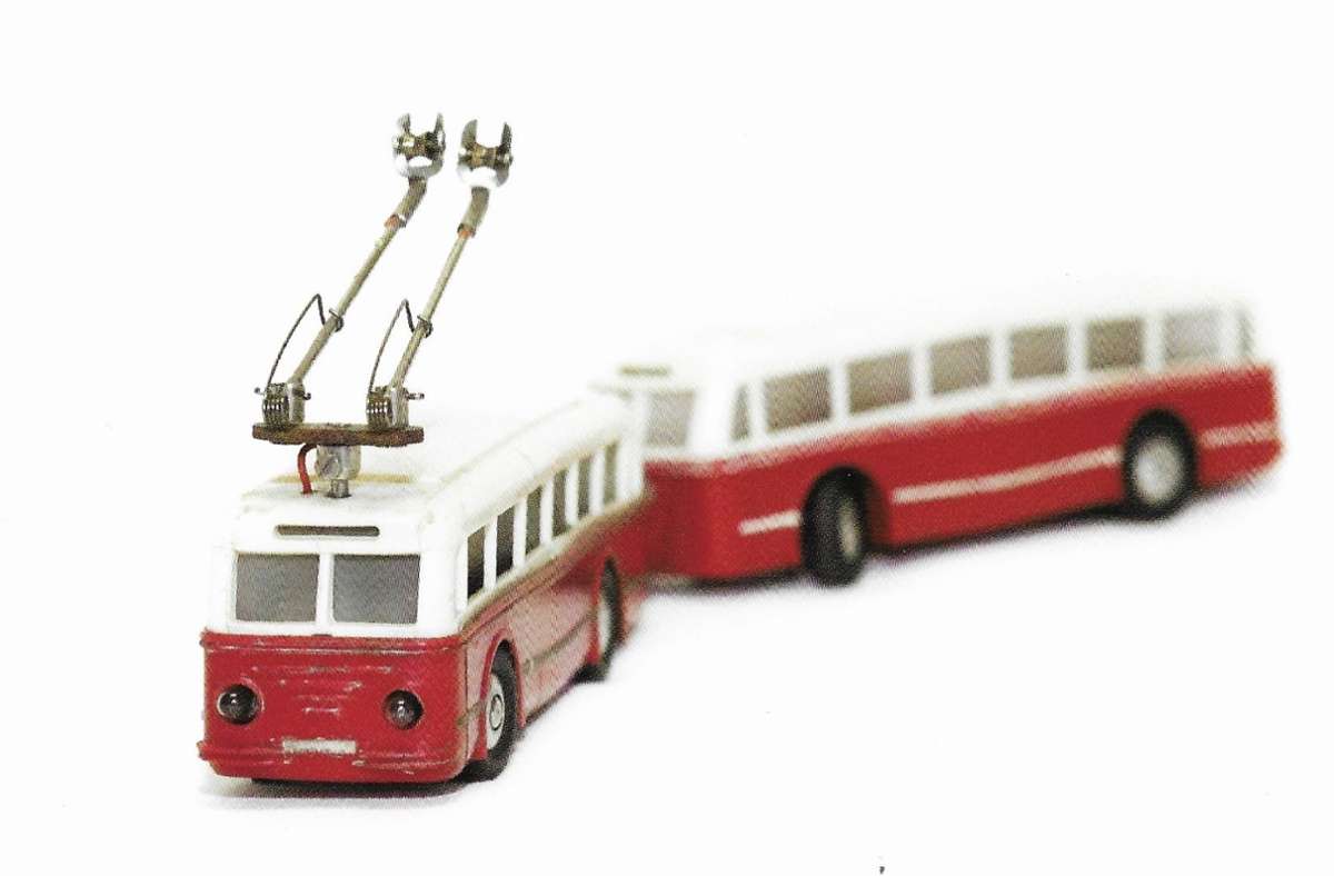 Ein Trolleybus der Firma Eheim aus den 1950er Jahren, der bereist auf die gängige Spur H0 umgebaut wurde.