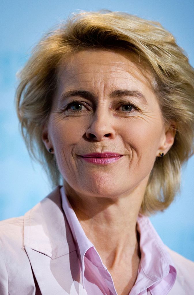Ursula von der Leyen (CDU) bleibt als Verteidigungsministerin im Amt.
