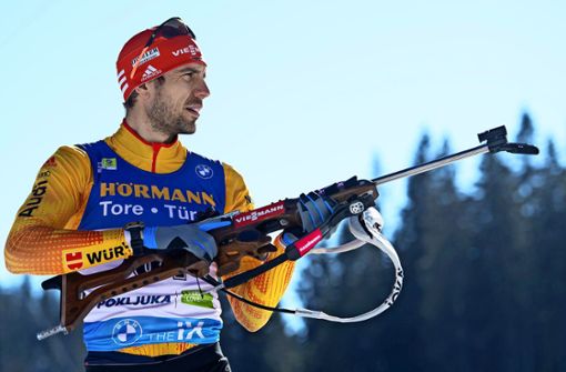 Vor rund drei Wochen holte sich Arnd Peiffer bei der Biathlon-WM in Slowenien noch eine Silbermedaille, nun hat er seine Karriere beendet. Foto: dpa/Sven Hoppe