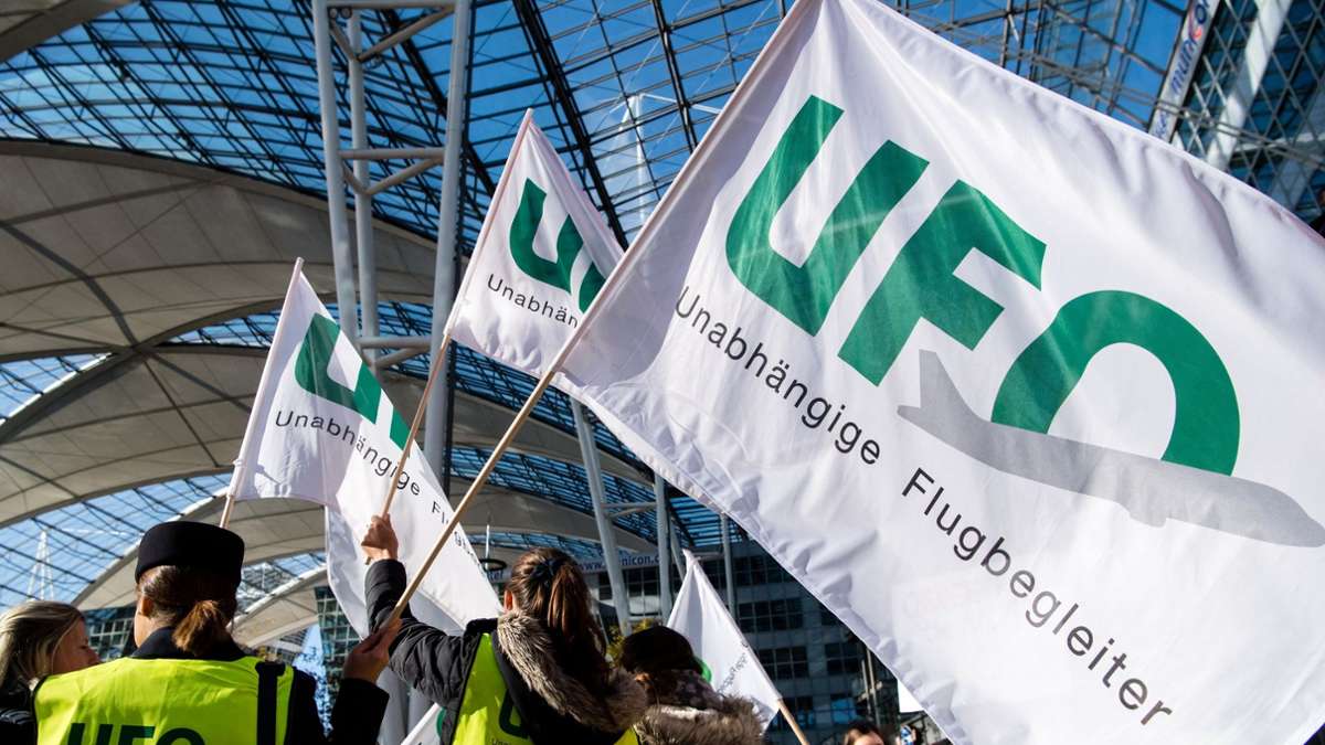 Tarifkonflikt: Lufthansa: Ufo ruft Flugbegleiter zu Streik auf
