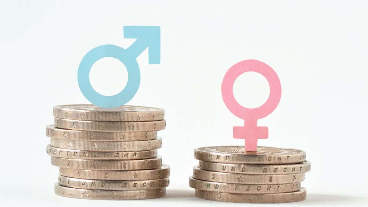 Auf der ganzen Welt gibt es Gehaltslücken zwischen Frauen und Männern. Doch wieso verdienen Frauen weniger Geld?