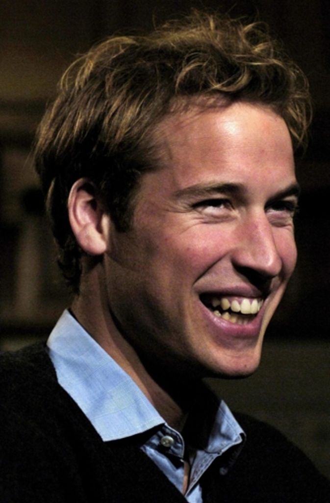 März 2004: Bei einem Skiausflug sagt William, dass er nicht heiraten will, bevor er „mindestens 28 oder vielleicht 30 Jahre alt ist“.