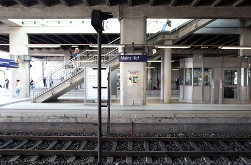 Am Mainzer Bahnhof ist in diesen Tagen wenig los. Foto: AFP