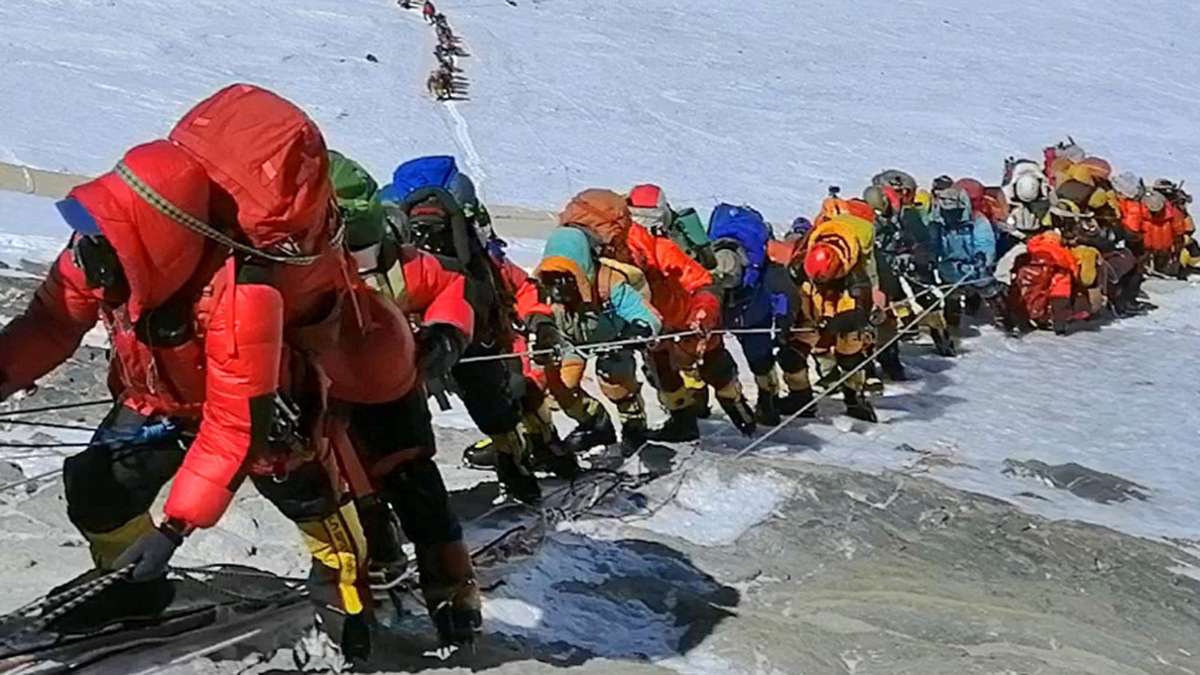 Mount Everest: Bergsteiger müssen bald ihren Kot heruntertragen