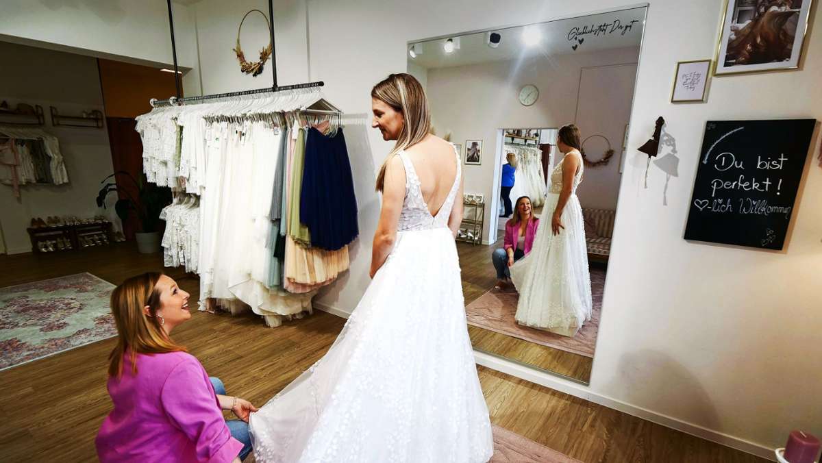 Hochzeitsmode aus Remseck: 250 Kleider ab 700 Euro      – wo Bräute ihr Glück aus zweiter Hand finden