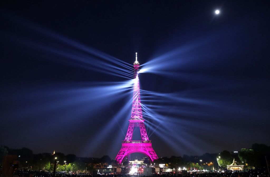 Die Lichtkunstinstallationen an der Turmfassade des Eiffelturms werden bis Freitag gezeigt