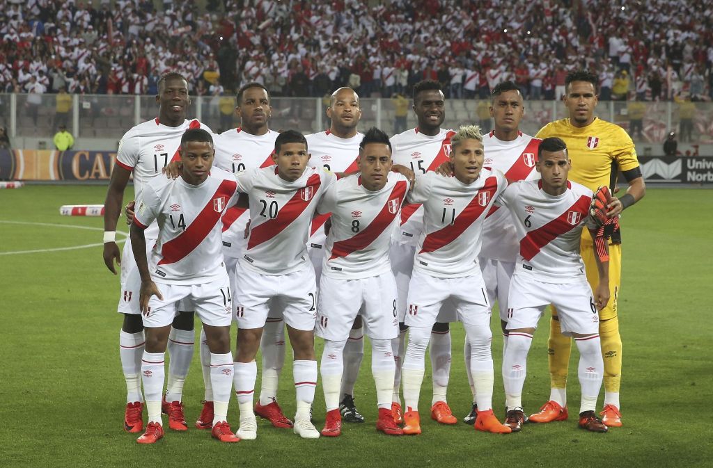 Peru; Spitzname: „La Blanquirroja“, Weltranglistenplatz: 10, WM-Titel: – (1 Mal Viertelfinale), Star-Spieler: Jefferson Farfan (Lokomotive Moskau), Trainer: Ricardo Gareca, Qualifikation: Playoffs gegen Neuseeland