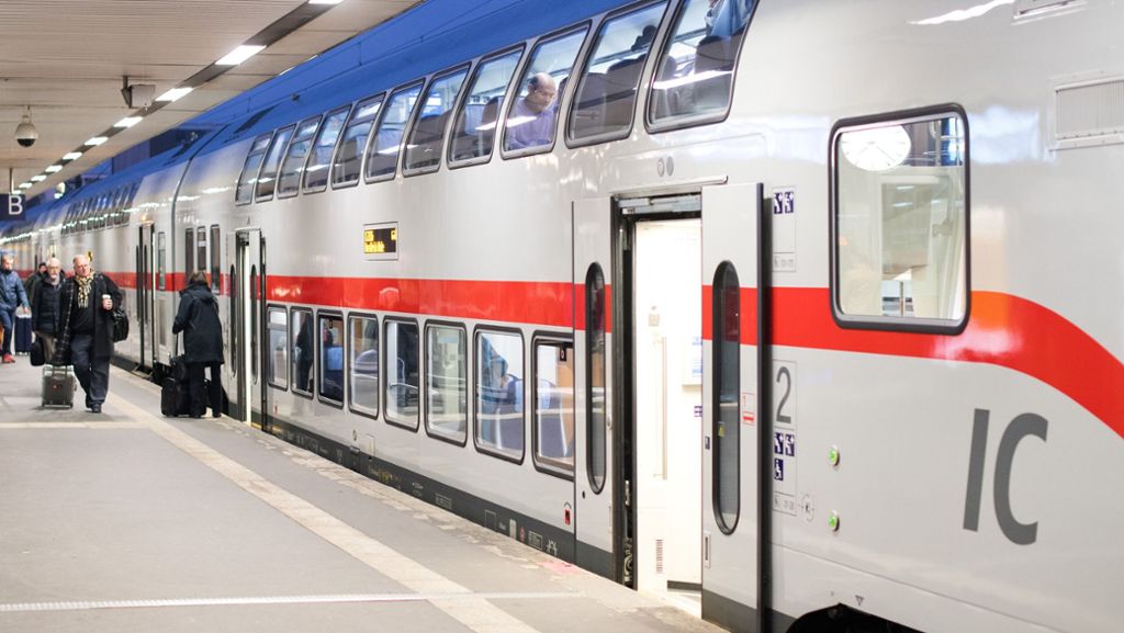 Probleme mit Intercity: 600 Fahrgäste müssen Zug verlassen