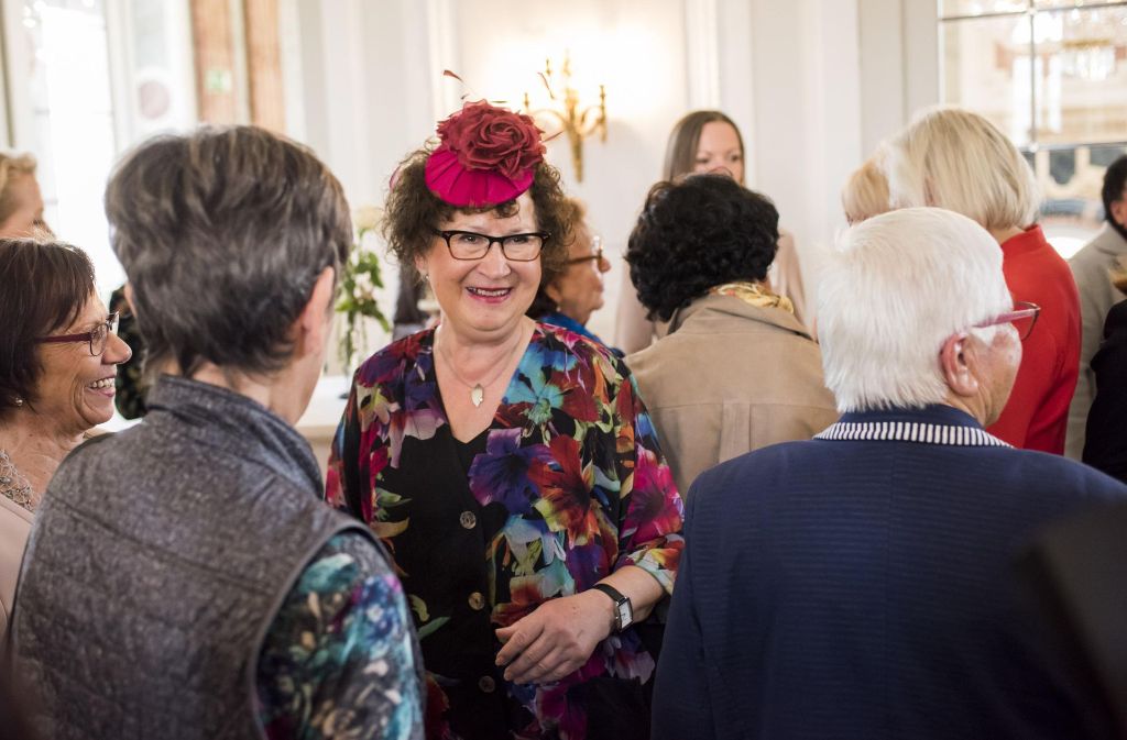 Traditionell lädt Gerlinde Kretschmann, zum Frühjahrskaffee die Ehefrauen der Minister, den Botschafter und andere Politprominenz ein.