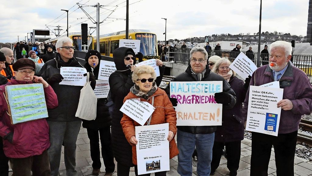 Demo an der Budapester Straße: Der Kampf um  die Haltestelle geht weiter