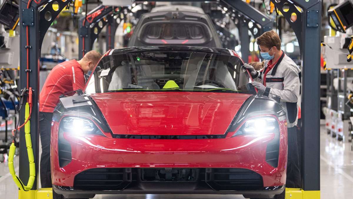 Umbau der Produktion: Porsche nimmt die Belegschaft mit