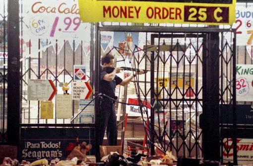 Dieses Bild ist kein aktuelles, es entstand  Jahr 1992 nach dem Freispruch von vier Polizisten, die in Los Angeles den Schwarzen Rodney King malträtiert haben. Foto: AP/John Gaps Foto:  