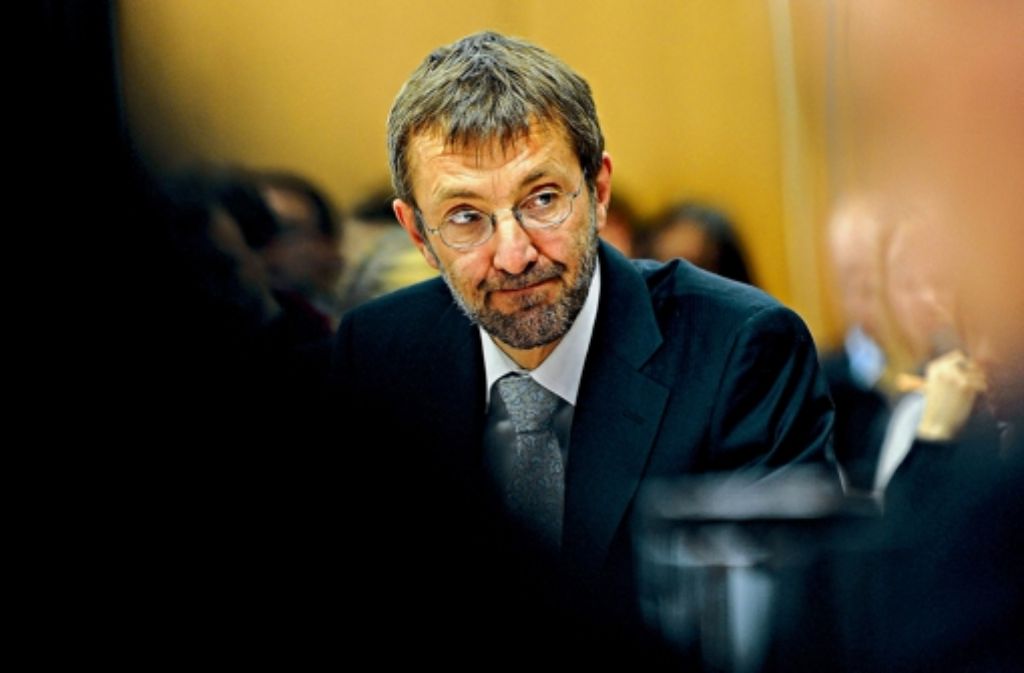 Martin Schockenhoff von der Kanzlei Gleis Lutz hat den Aussagen von Ex-Ministerpräsident Stefan Mappus (CDU) zu den Umständen des EnBW-Deals widersprochen.