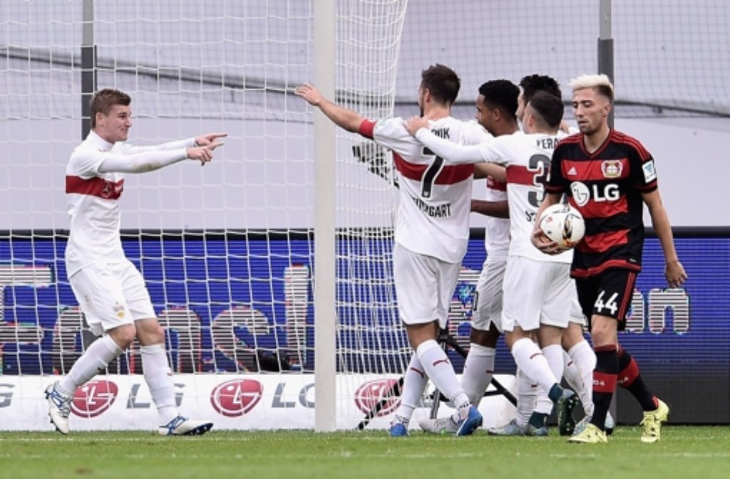 Lukas Rupp trifft zur 3:1-Führung für den VfB Stuttgart.