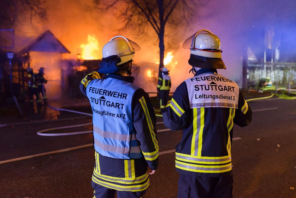 Der Biergarten "On Top" auf dem Killesberg in Stuttgart hat in der Nacht zum Mittwoch lichterloh gebrannt.