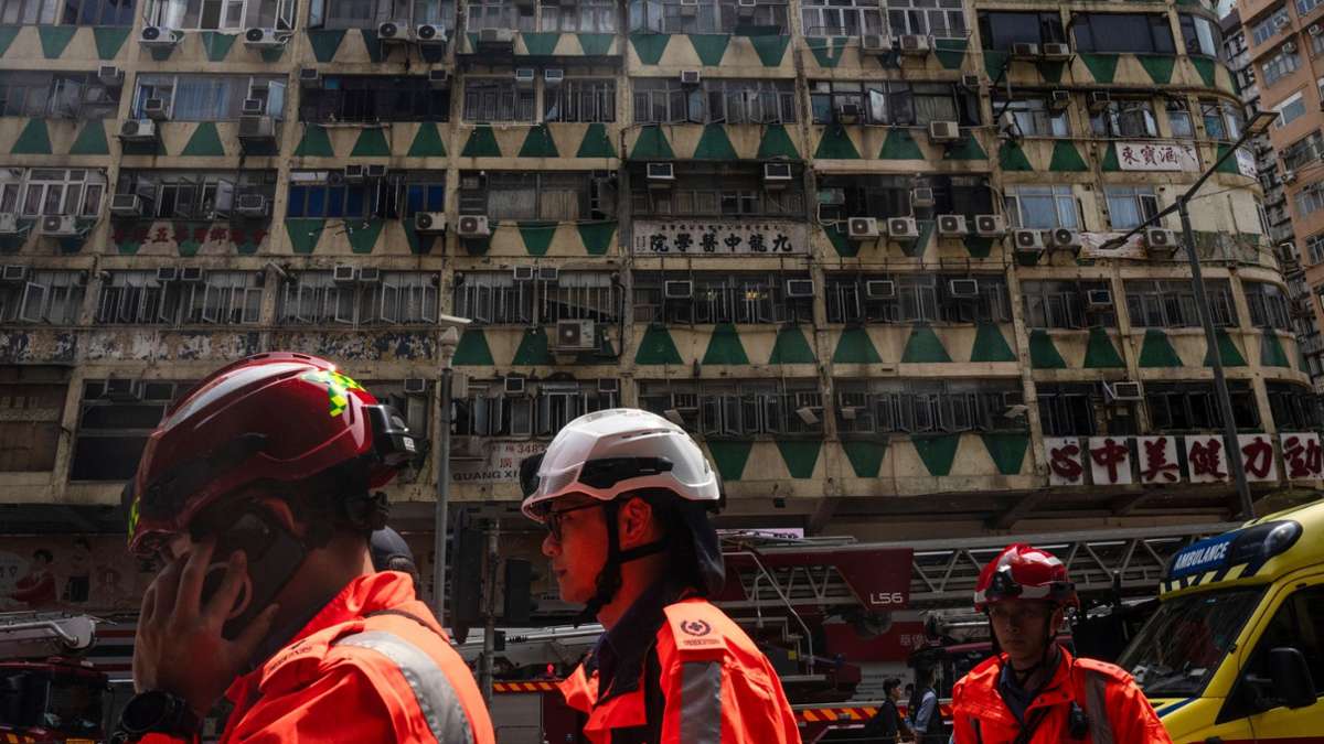 Brände: Mehrere Tote bei Hochhausbrand in Hongkong