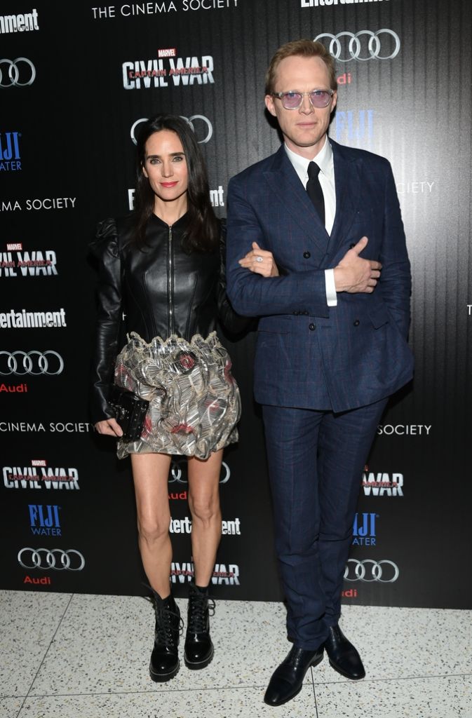 Jennifer Connelly erschien mit ihrem Mann Paul Bettany, der den Marvel-Charakter „Vision“ verkörpert.