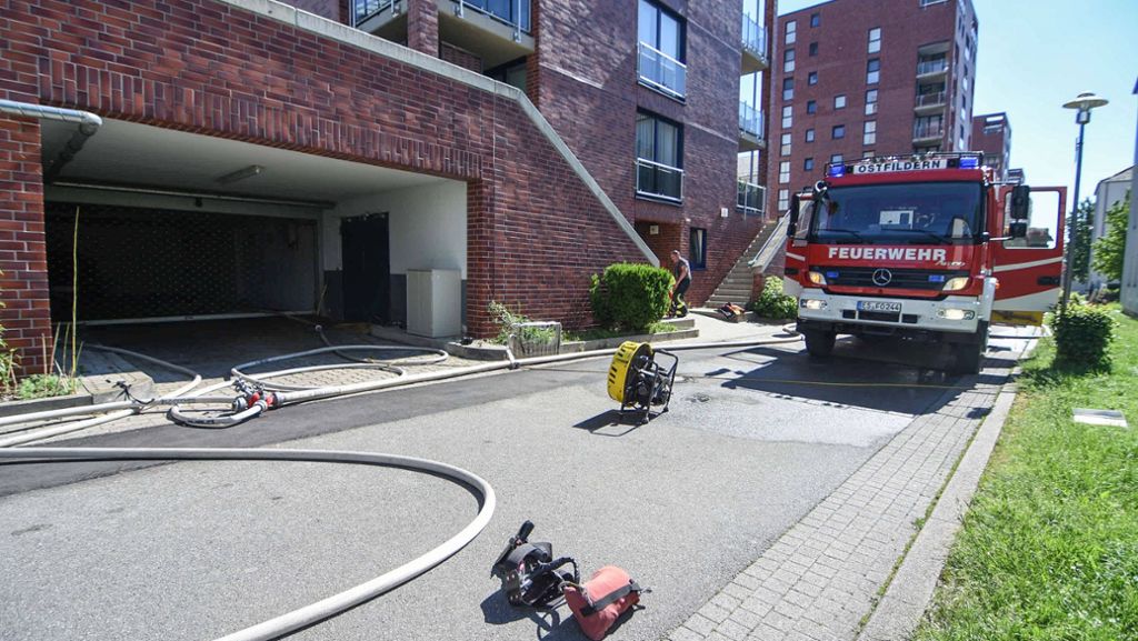 Feuerwehreinsatz in Ostfildern: Auto brennt in Tiefgarage