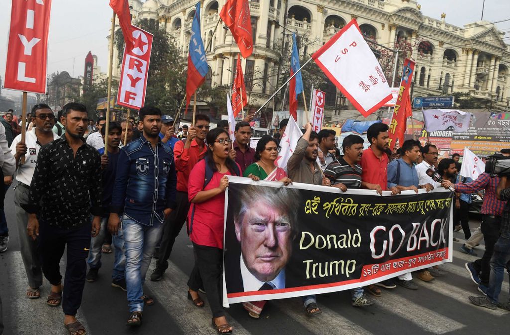 Regierungskritische Aktivisten protestierten am Rande des Besuchs gegen die Politik Trumps.