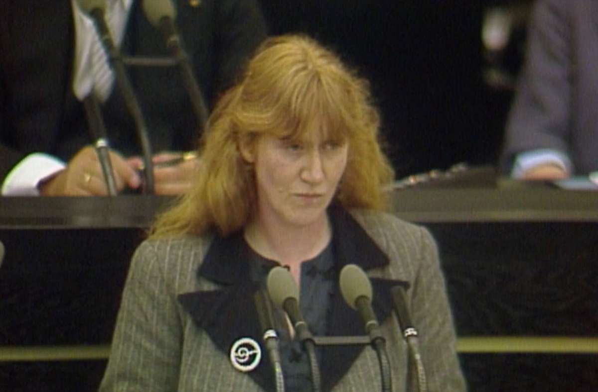 Waltraud Schoppe (Grüne) bei ihrer Rede über Sexismus im Bundestag, 1983.