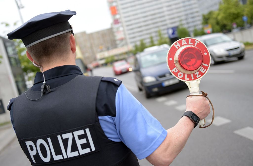 Polizisten müssen in Deutschland keine langen Kerls sein. In Baden-Württemberg etwa wird eine Mindestgröße von 1,60 Metern verlangt.