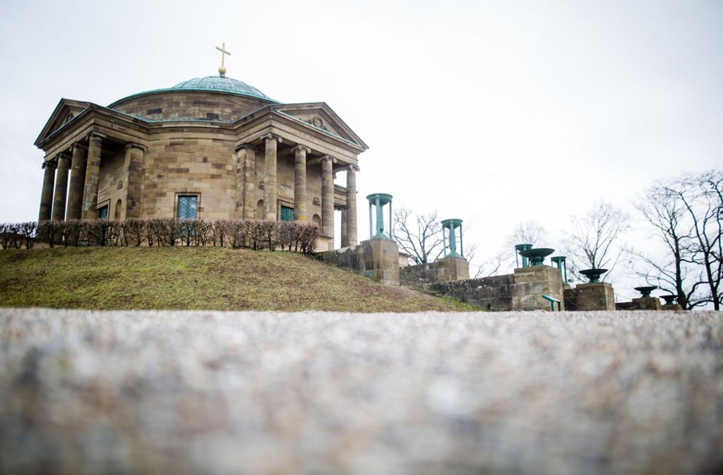 Verwaltet wird die Kapelle von Christine Grau, die die Besucherzahlen auf über 40.000 im Jahr schätzt.