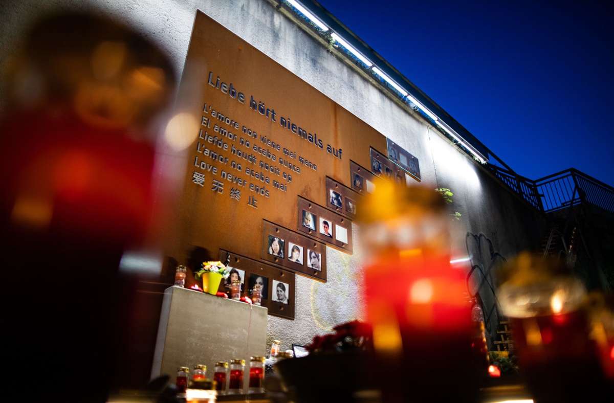 Eine Gedenkstätte erinnert heute an das Unglück auf der Loveparade 2010 in Duisburg. Foto: dpa/Marcel Kusch