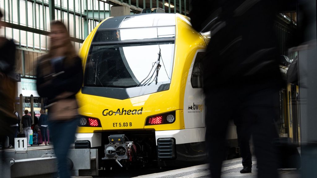  Der Umstieg auf private Anbieter im Stuttgarter Schienennahverkehr verlief ruckelig. Viele Bahnkunden sind deshalb verärgert. Der Landesverkehrsminister bittet um Verständnis - und um Geduld. 