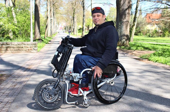 Rollstuhlfahrer aus Vaihingen: Der Rolliboy ist in Vaihingen eine Marke