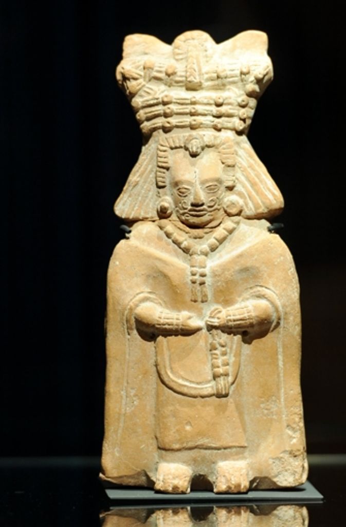 Ebenfalls im Stuttgarter Völkerkunde-Museum zu sehen: Eine Keramikfigur einer weiblichen adeligen Maya, die in Mexiko gefunden wurde.