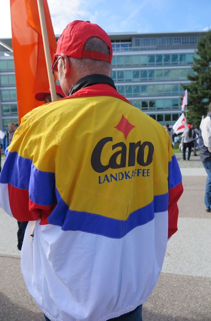 In besseren Zeiten warb das Unternehmen mit Caro-Landkaffee – zum Beispiel auf Trainingsjacken.