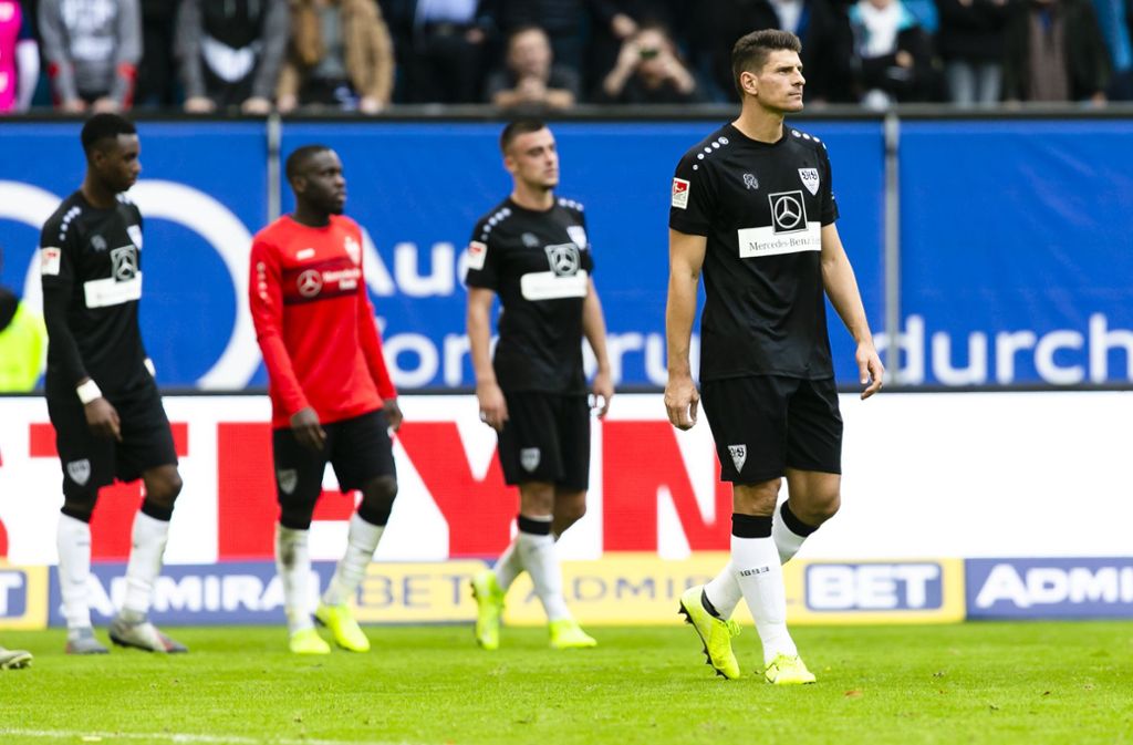 Die Enttäuschung steht den VfB-Profis ins Gesicht geschrieben.