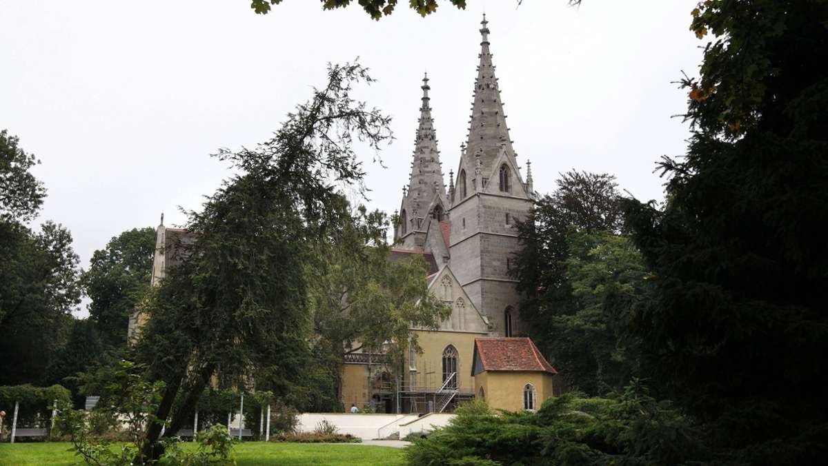 Göppingen: Unbekannte zünden Portal der Oberhofenkirche an