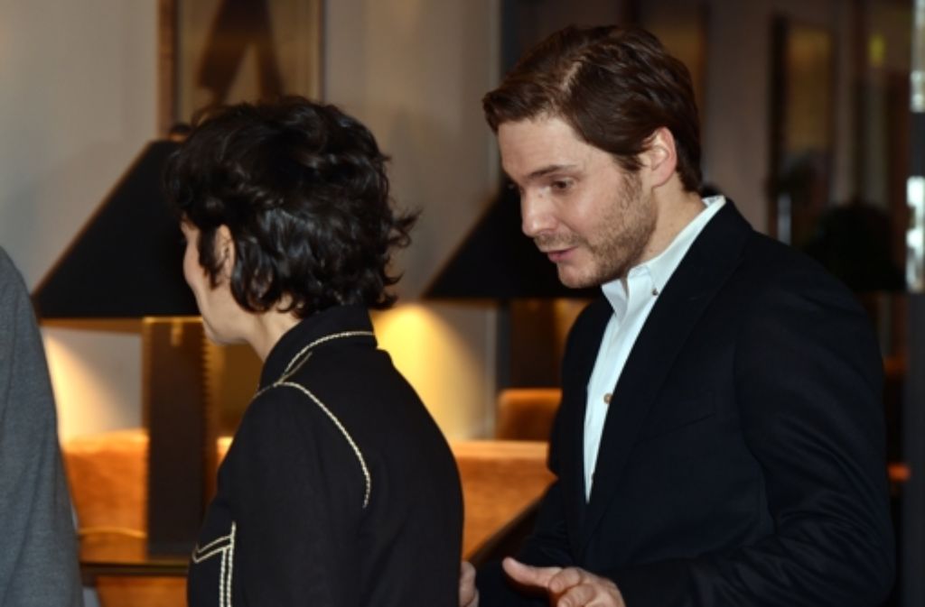 Der deutsche Schauspieler Daniel Brühl und seine französische Kollegin Audrey Tautou kommen im Hotel Mandala zur Vorstellung der Internationalen Jury der 65. Internationalen Filmfestspiele.