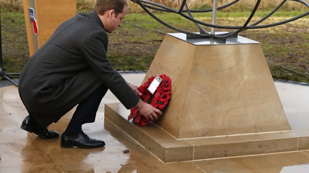 Staffordshire: Prinz William enthüllt Denkmal