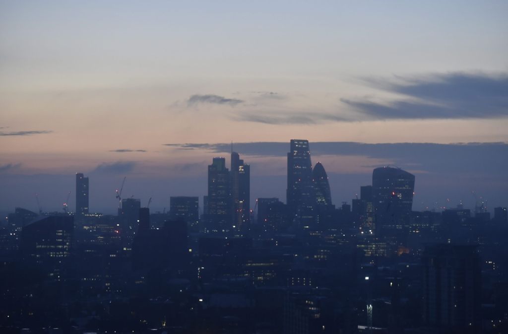 Alle Augen blicken am Tag nach der historischen Abstimmung auf das Finanzviertel in London. Foto: dpa