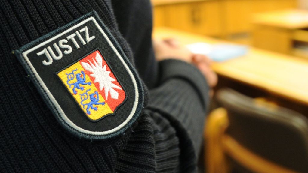 Im Herbst hatte die Polizei in einer Notunterkunft in Rutesheim einen Syrer wegen Terrorverdachts festgenommen. Der 24-Jährige streitet die Vorwürfe ab. 