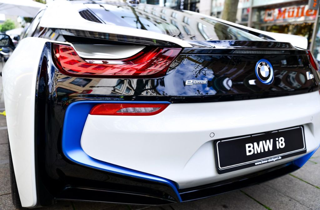 Die Elektro-Autos BMW i8 ...