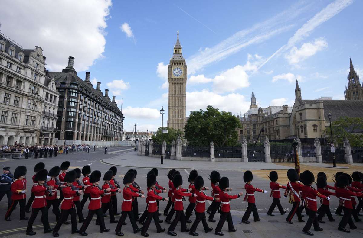 Der Trauerzug führt vom Buckingham-Palast zur Westminster Hall.
