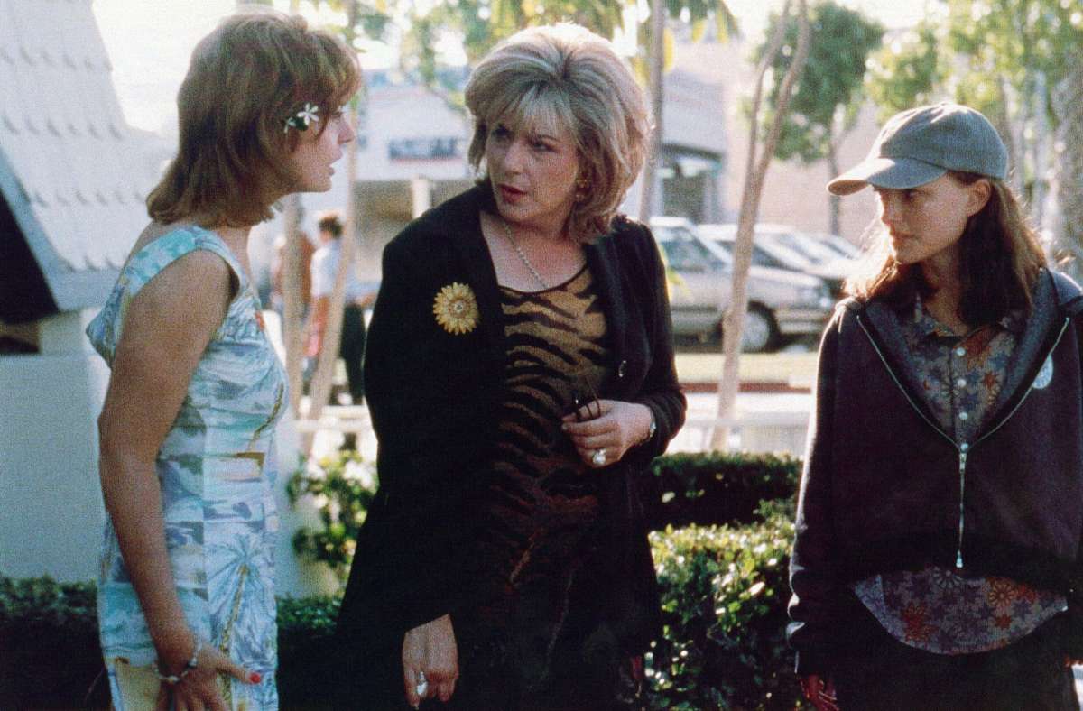 Eileen Ryan zwischen Susan Sarandon und Natalie Portman in einer Szene des Films „Anywhere but here“