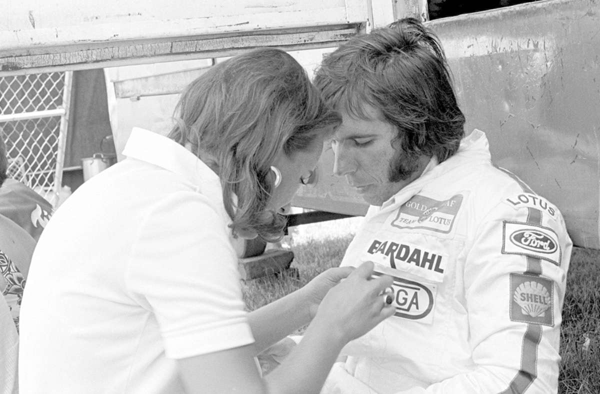 Als sich noch die Ehefrauen und Freundinnen anstatt der Physiotherapeuten um das Wohlergehen der Fahrer sorgten, krönte sich Emerson Fittipaldi (mit Gattin Maria Helena) zweimal zum Champion (1972, 1974).