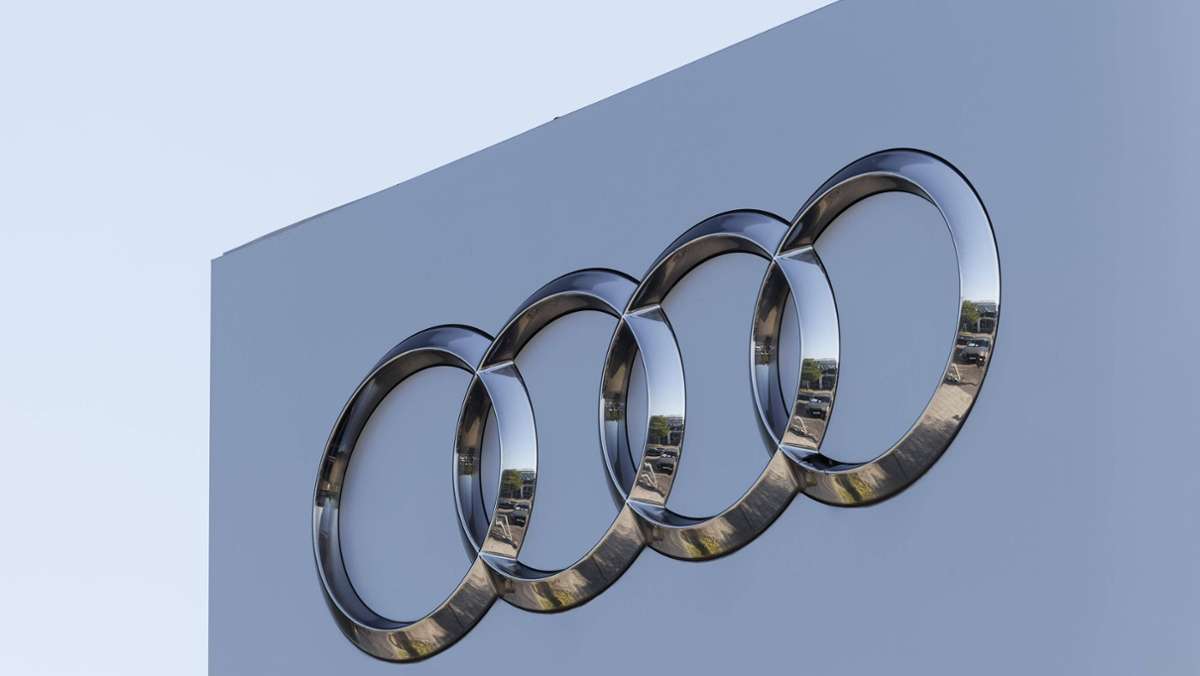  Einem Bericht zufolge will Audi in Neckarsulm ein Kompetenzzentrum für Elektroauto-Batterien aufbauen. Spätestens 2023 sollen dort Prototypen für neue Akkus erforscht und erprobt werden. 