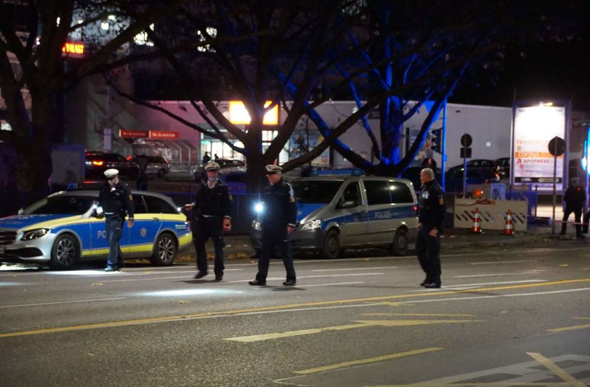 Die Polizei im Einsatz in Stuttgart-Hedelfingen.