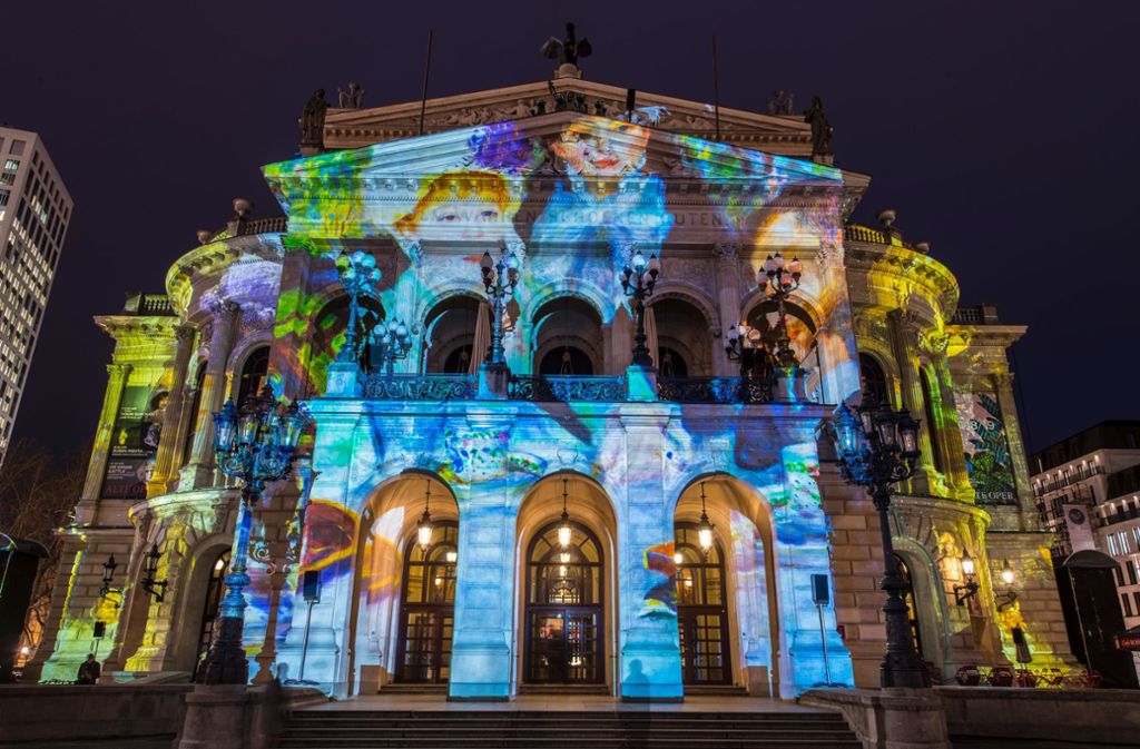 Die Fassade der Alten Oper in Frankfurt am Main wurde vergangenes Jahr im Rahmen der „Luminale“ angestrahlt.