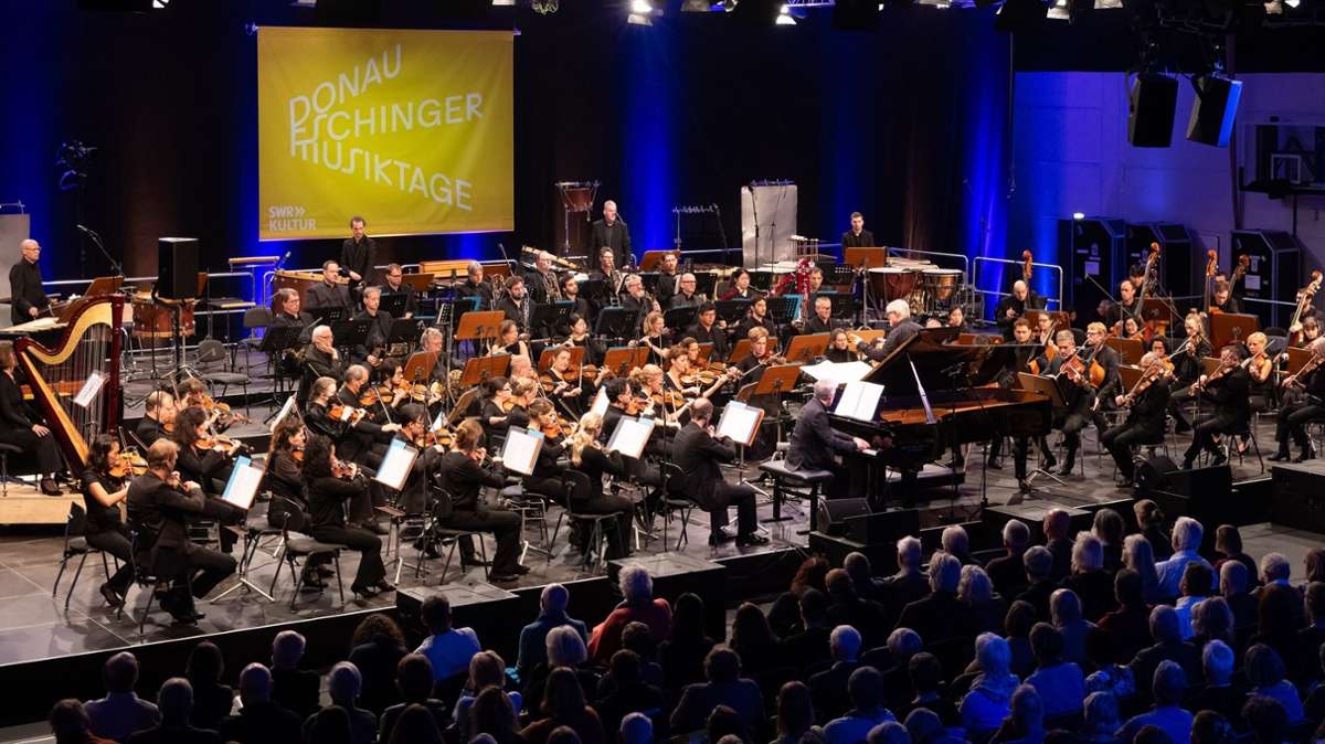 Abschlusskonzert mit dem SWR Symphonieorchester unter der Leitung von Ingo Metzmacher.